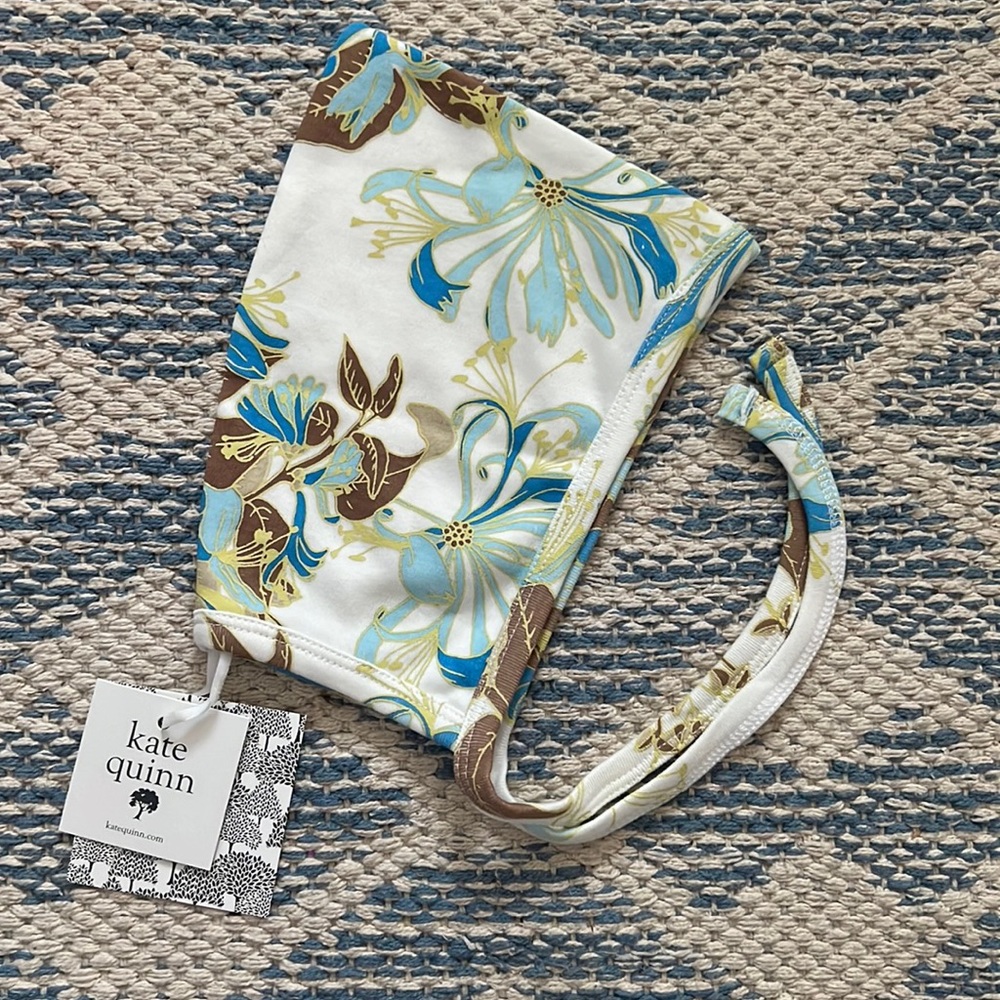 3/$21 Kate Quinn elf hat
